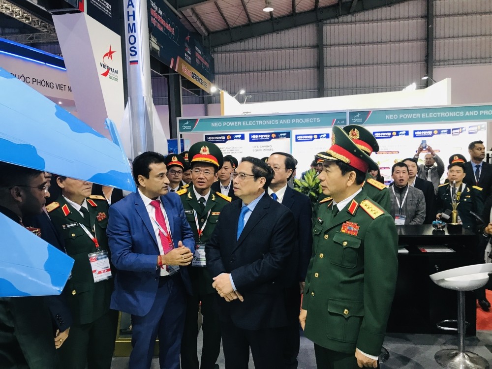 Prime Minister of Vietnam visits BrahMos pavilion on inaugural day of Vietnam Defence Expo